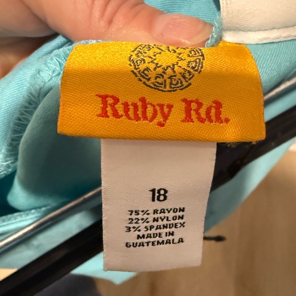 Ruby Rd. Cropped Turquoise Pants - Picture 2 of 5